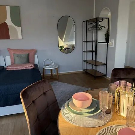 Schickes Am Rhein * Koblenz (Rhineland-Palatinate)